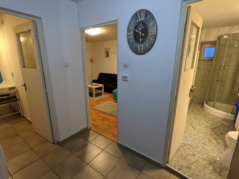 Virtutii, garsoniera decomandata 40 mp, cf. 1, mobiliata, utilata.